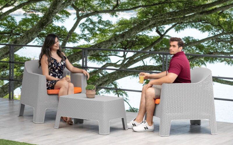 Cómo elegir muebles resistentes para reuniones en tu jardín en Chile